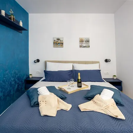 Nikolina Apartment *