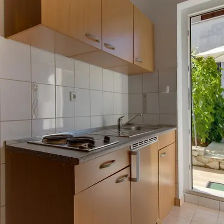 Nikolina Apartment
