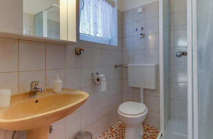 Nikolina Appartement *