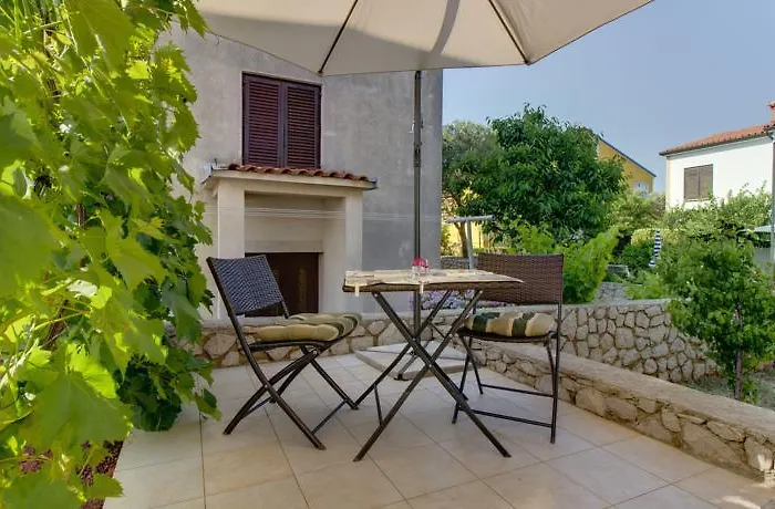 Nikolina Appartement