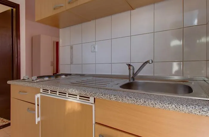 Nikolina Appartement *