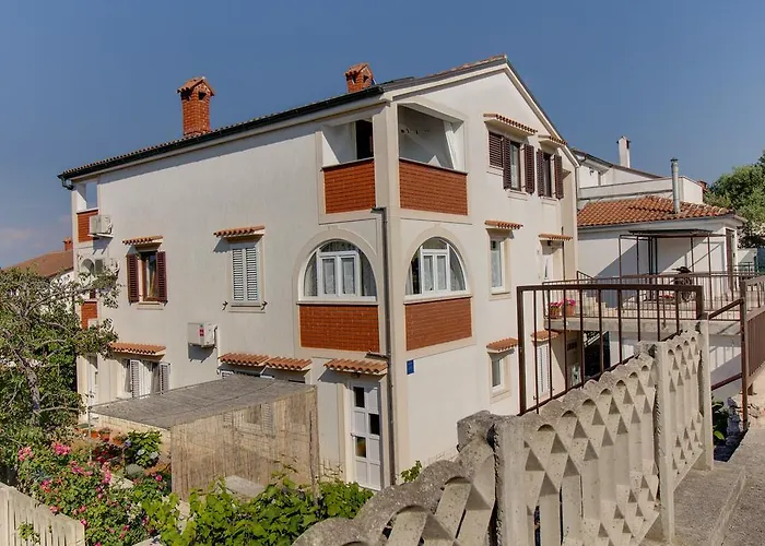 Nikolina Appartement *